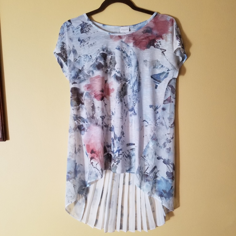 CHICO'S TOP NWOT